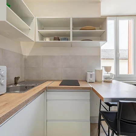 Cosy Hostea - Апартаменты *
